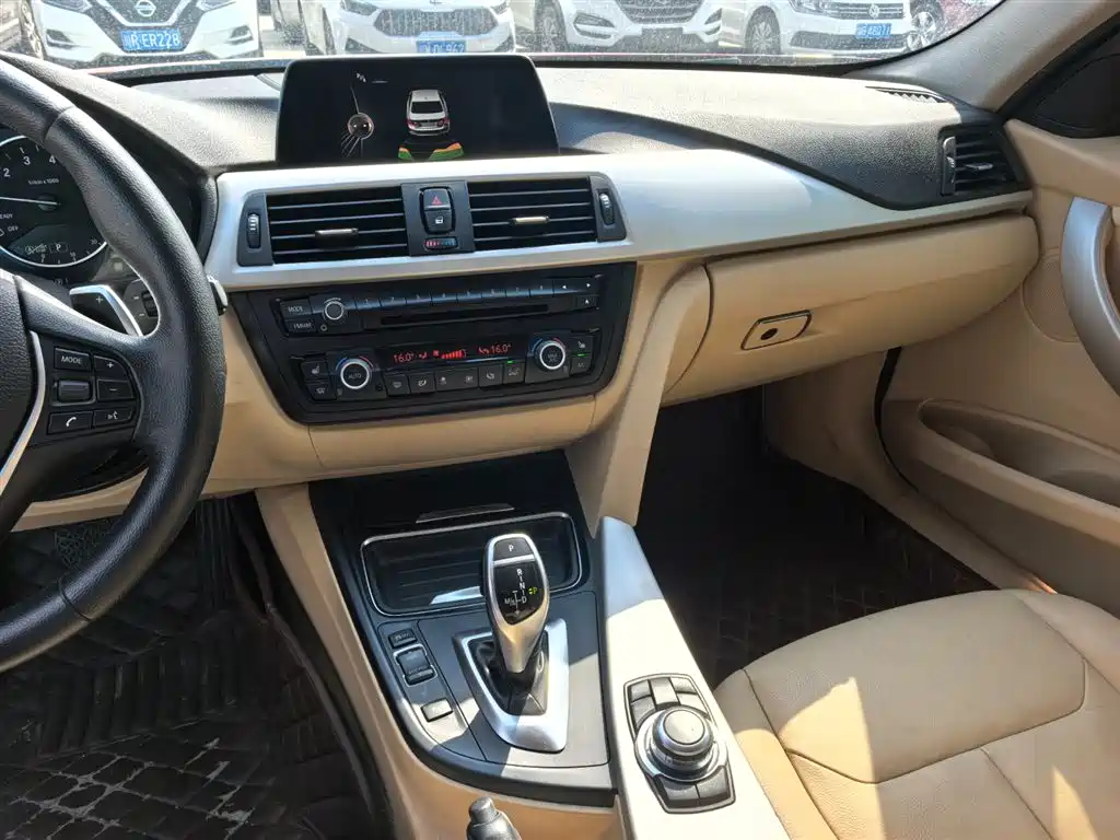BMW 3 Series 2015 328Li Fashion фото 14
