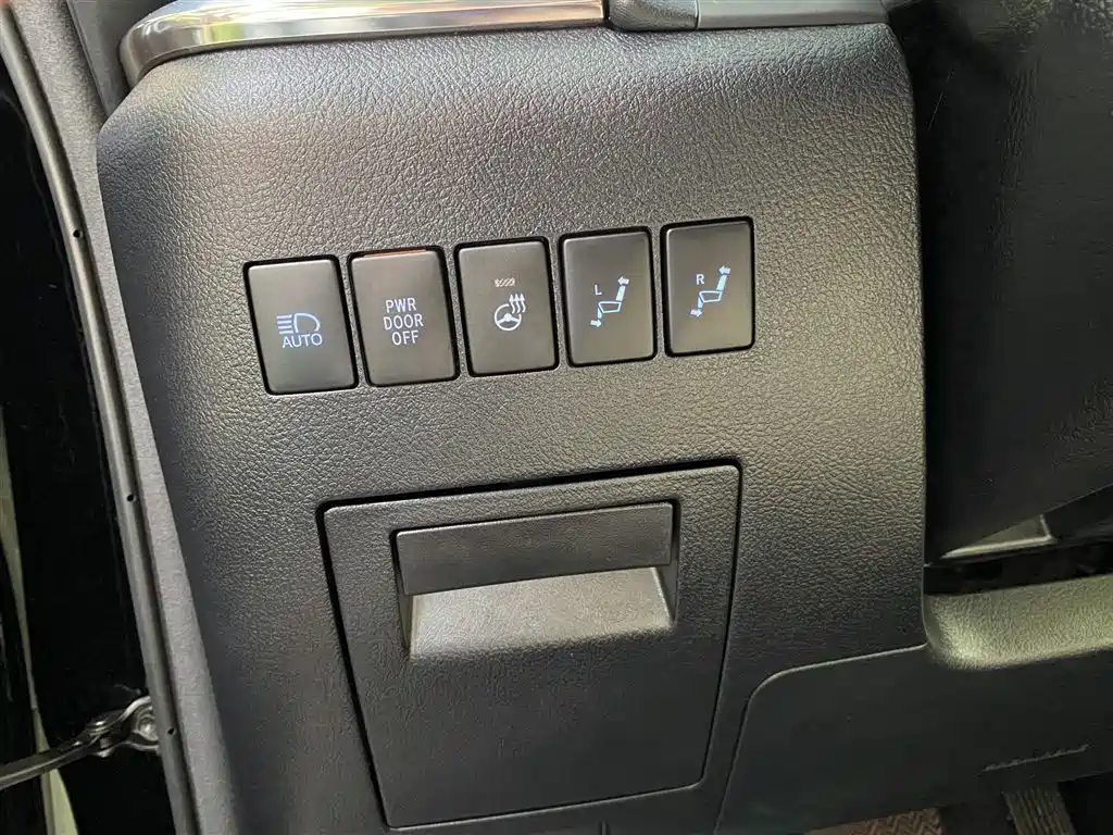 Toyota Alphard 2021 Hybrid 2.5L Premium фото 21