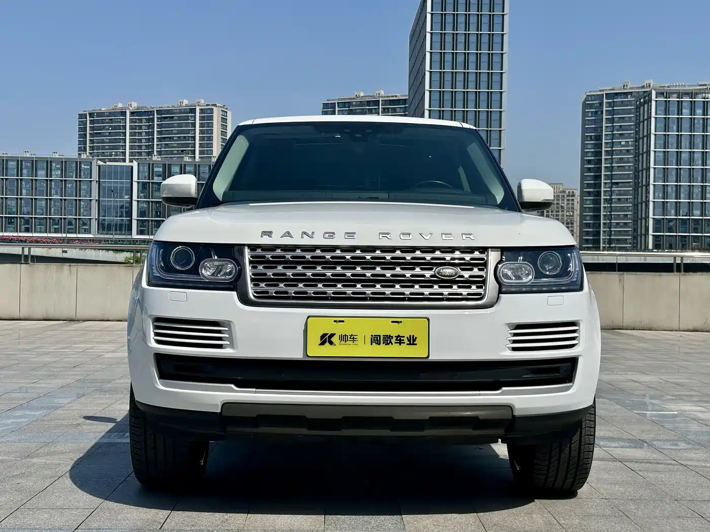 Land Rover Range Rover 2018 3.0 SC V6 Vogue Heritage Edition фото 2