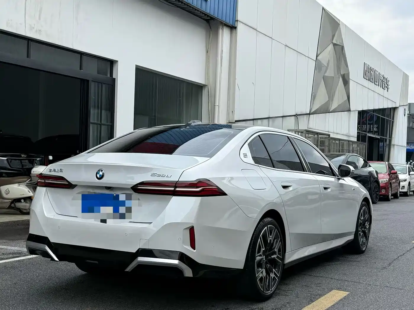 BMW 5 Series 2024 530Li Premium M Sport Package фото 7