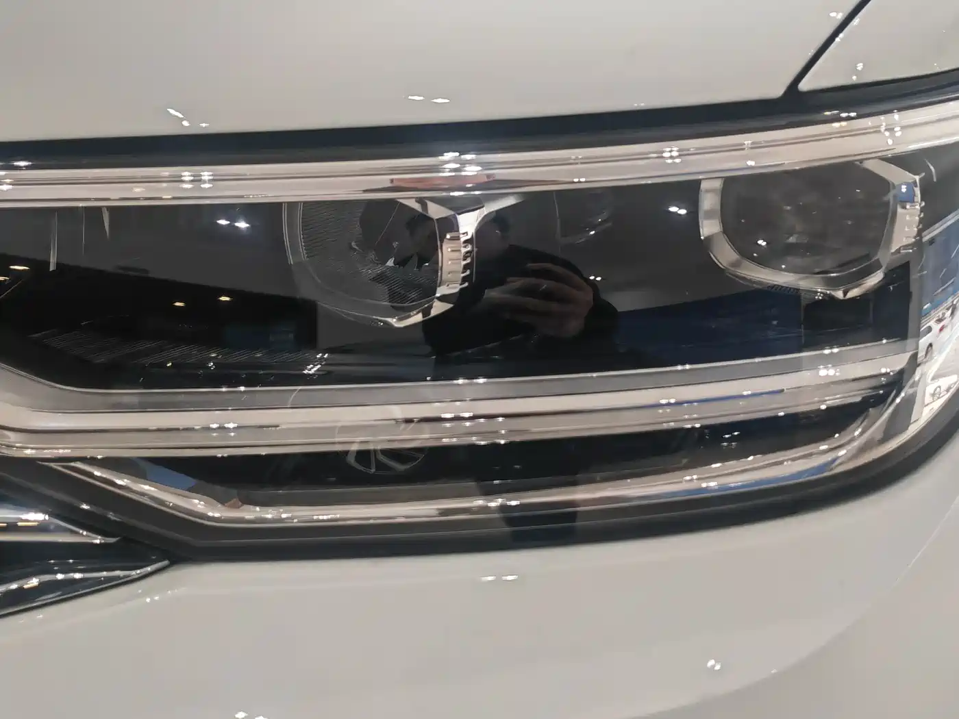 Volkswagen Tiguan L 2023 380TSI 4WD R-Line Premium 7-seater фото 9