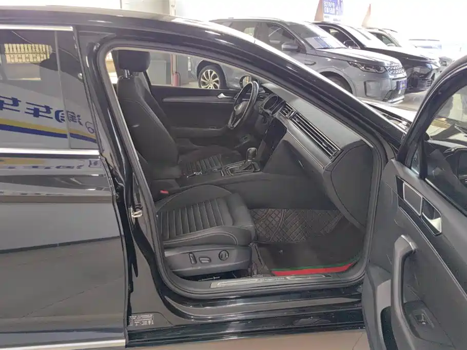 Volkswagen Magotan 2020 330TSI DSG Leading фото 8