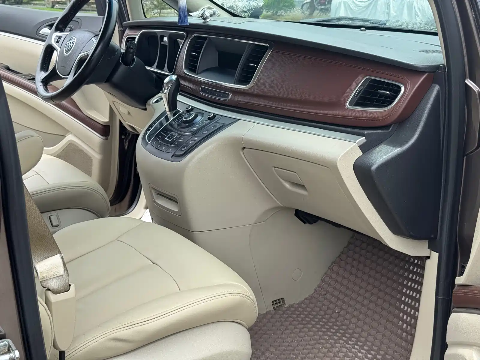 Фото 22 - Buick GL8