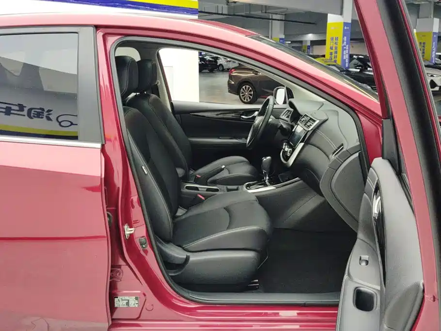 Nissan Tiida, миниатюра 8