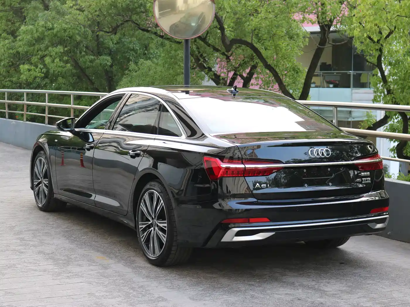 Audi A6L 2024 45 TFSI quattro Premium Elegance фото 3