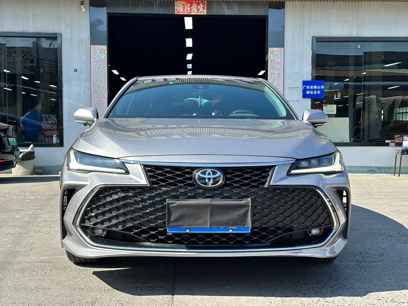 Toyota Avalon 2022 2.5L Luxury Edition фото 2