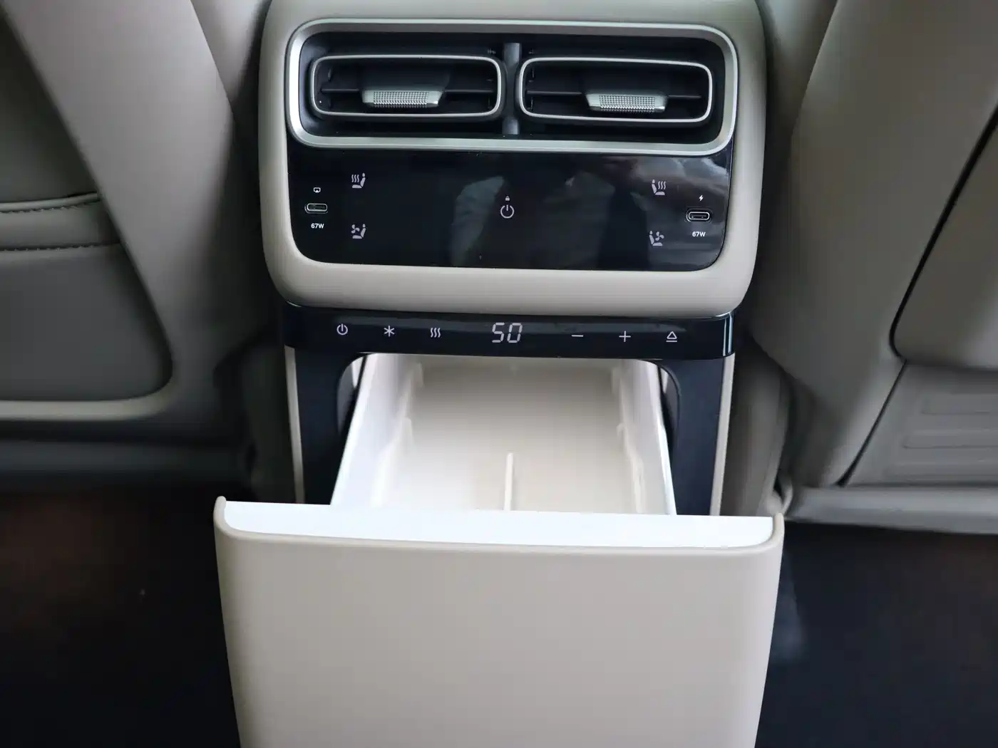 Li Auto i6 2026 2025 4WD Base Model
