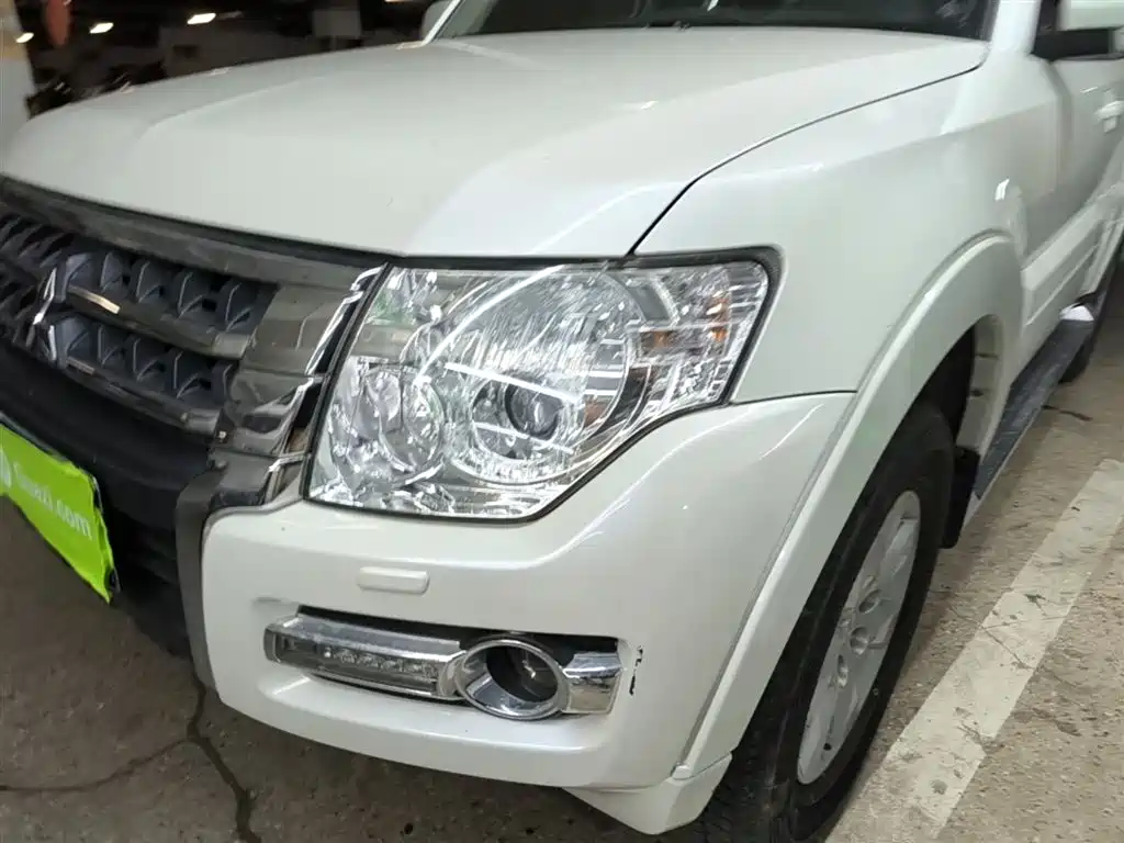 Mitsubishi Pajero (Import) 2016 3.0L Automatic Standard (China IV) фото 24
