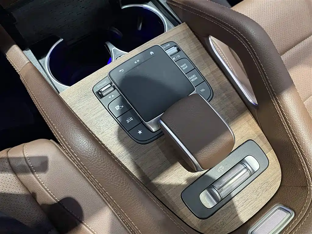 Mercedes-Benz GLE 2024 GLE 450 4MATIC Fashion фото 10