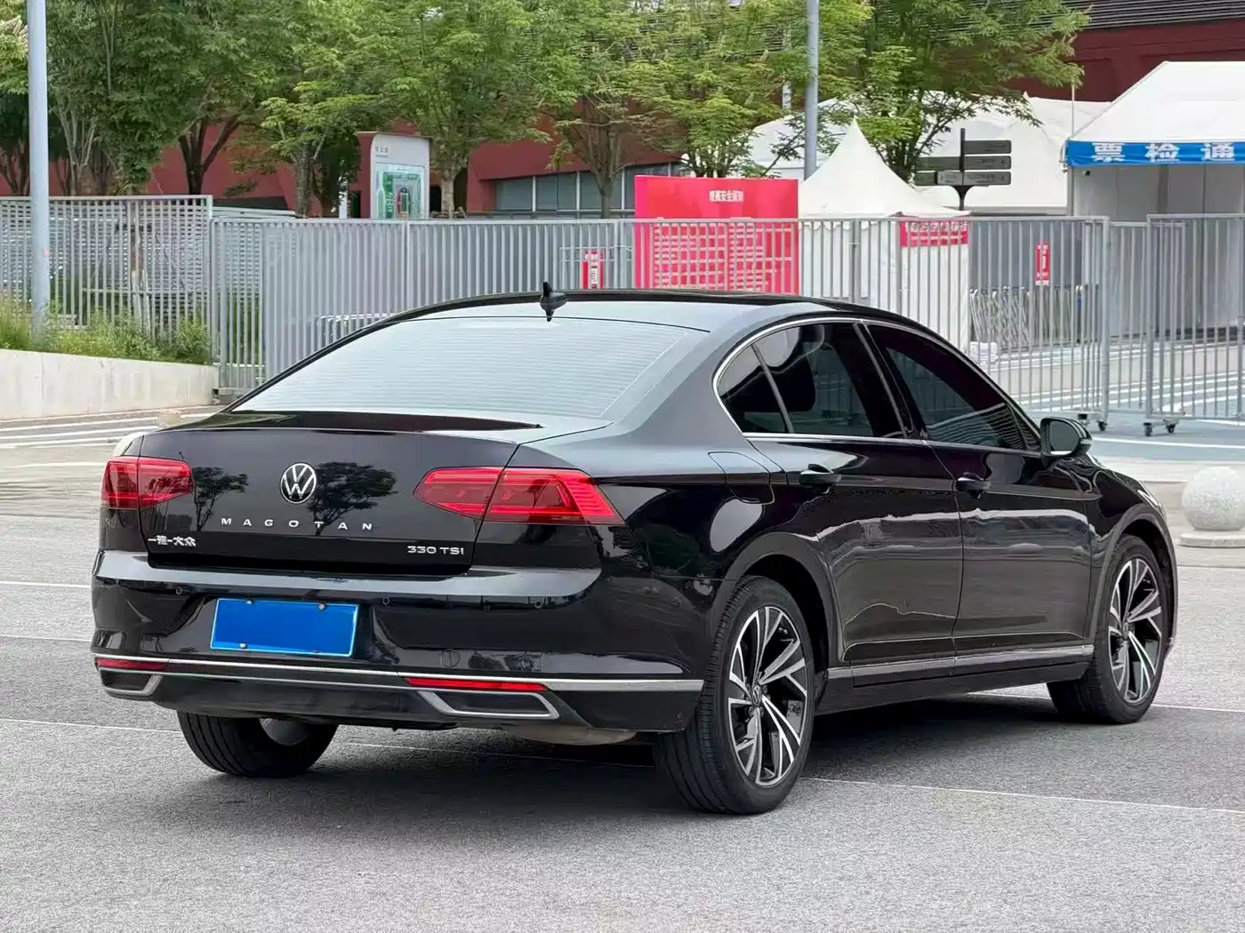 Volkswagen Magotan 2020 330TSI DSG Luxury фото 8