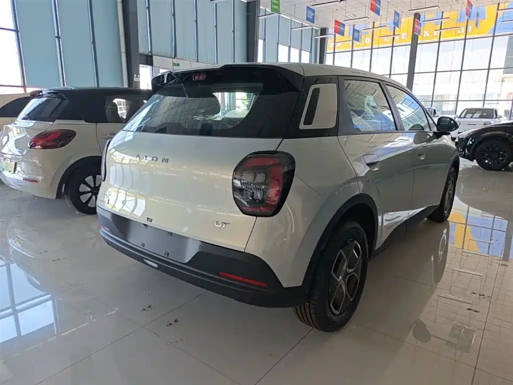 Aion UT 2026 2025 Model 330 Starlight Edition