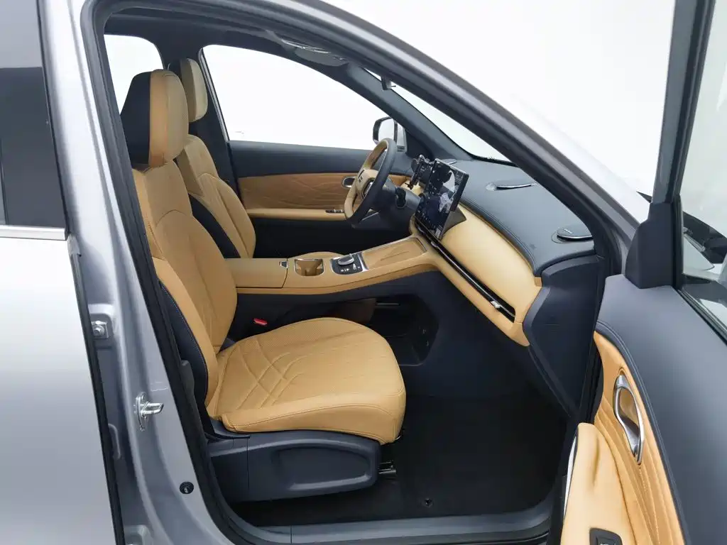 Geely Galaxy Galaxy Starship 7 EM-i 2025 2025 Model 120km Voyage+ Edition