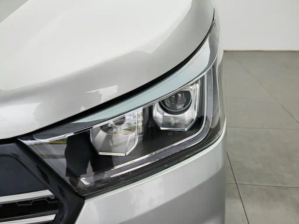 Foton Fengjing G5 2025 2023 2.0L Gasoline Commercial Travel Version Passenger Van 7/9-seater DAN20L