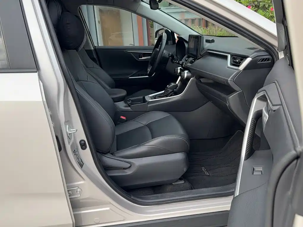Фото 20 - Toyota Wildlander