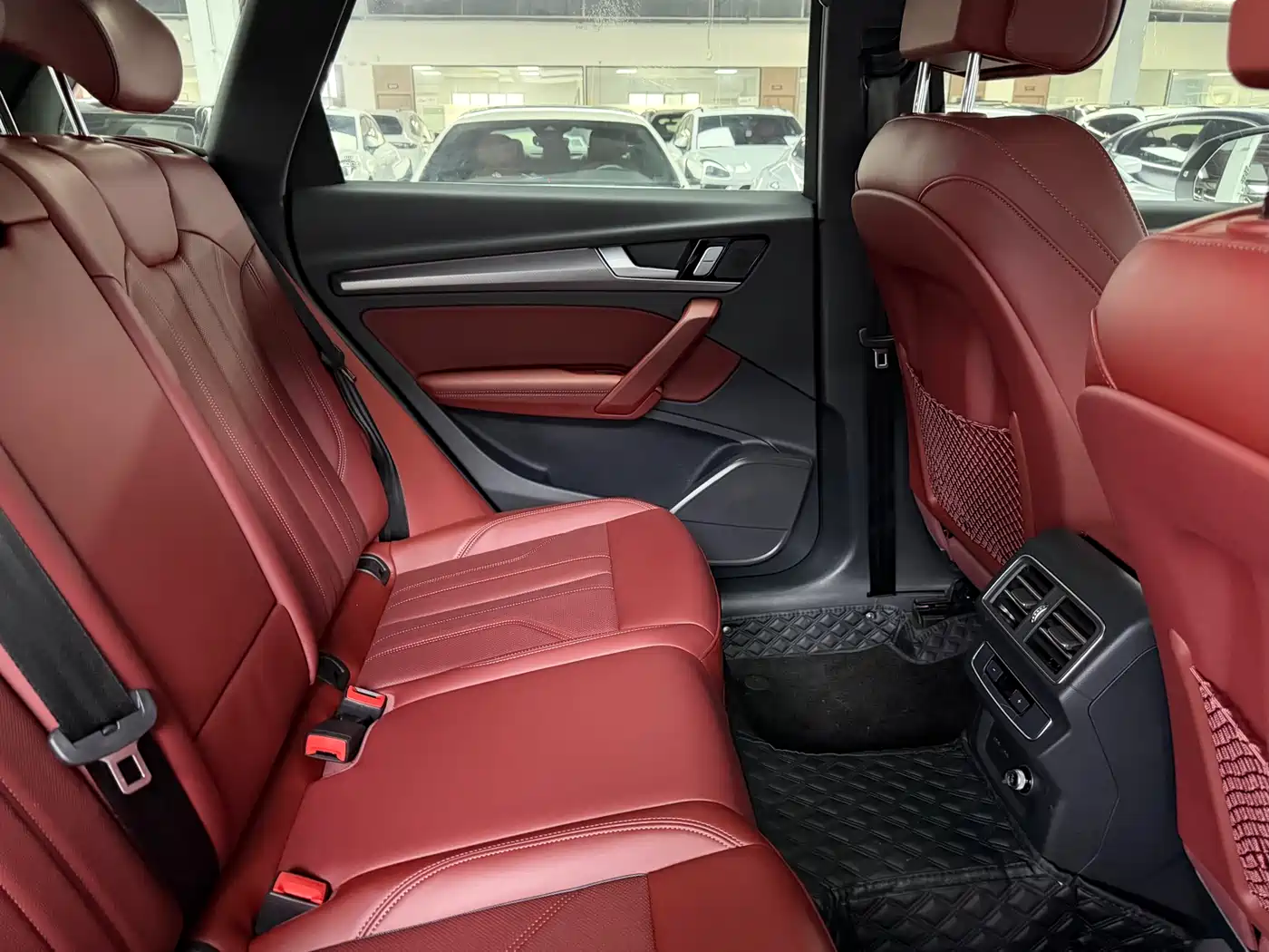 Audi Q5L 2024 Model 40 TFSI Luxury Dynamic фото 11