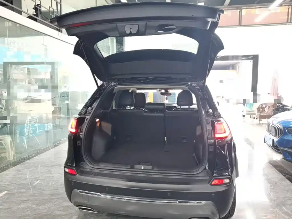 Jeep Cherokee 2021 2019 2.0T 2WD Smart Edition China VI