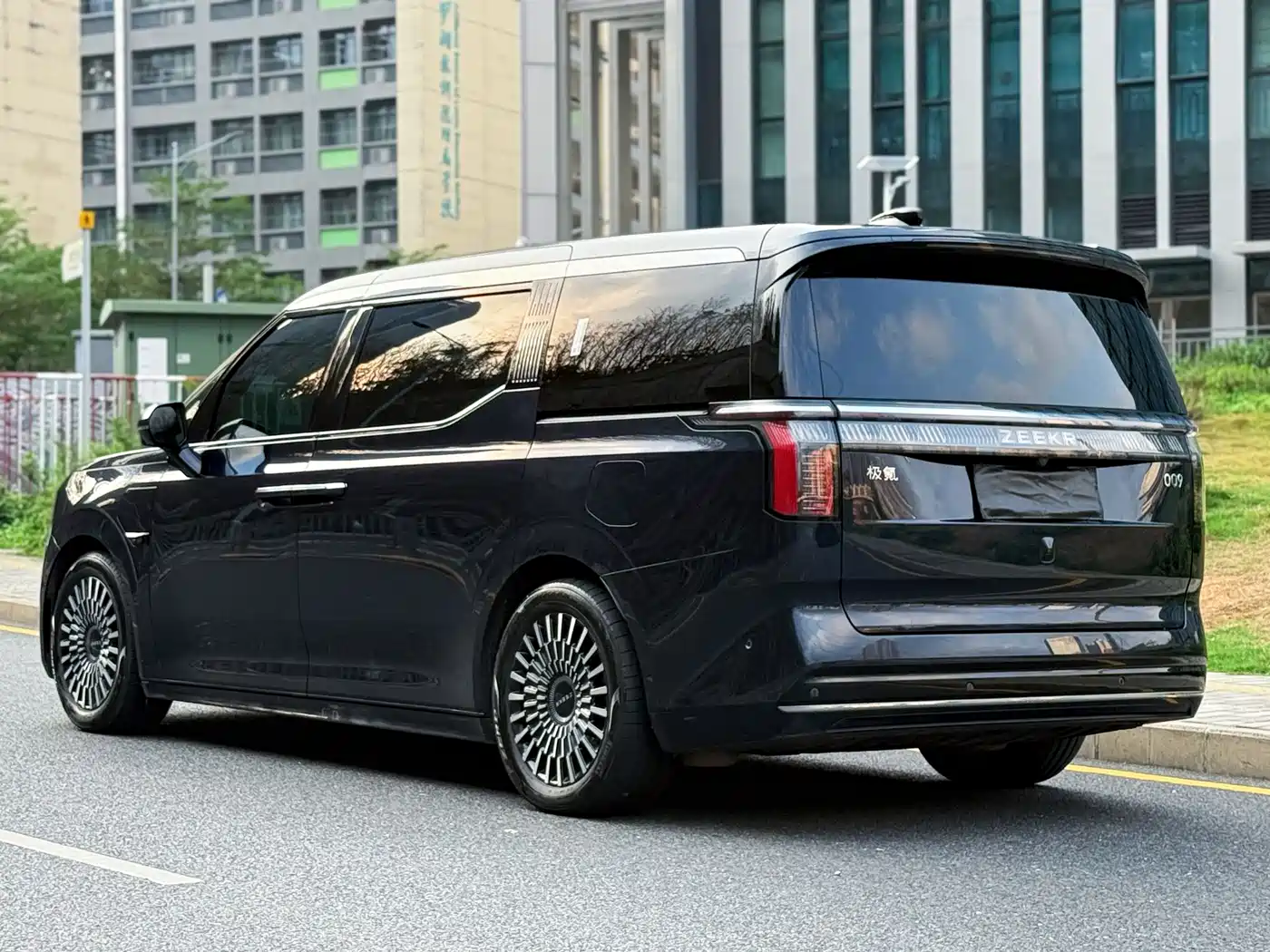 ZEEKR EXTREME KRYPTON 009