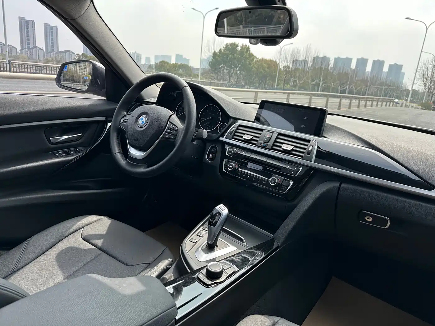 BMW 3 Series 2017 320Li Fashion фото 7