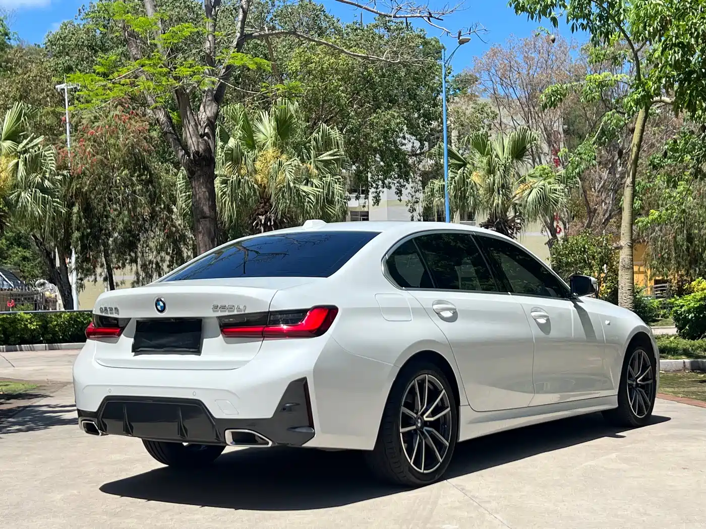 BMW 3 Series 2024 320Li M Sport Package фото 10