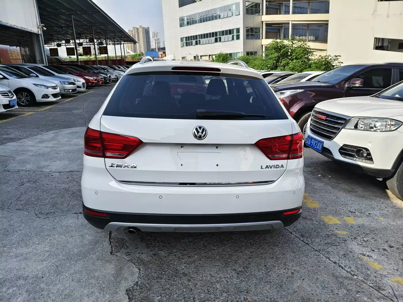 Volkswagen Gran Lavida 2015 2014 1.6L Auto