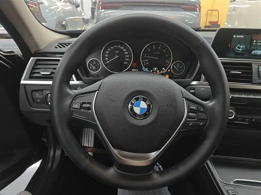 BMW 3 Series 2018 320Li Fashion Style фото 7
