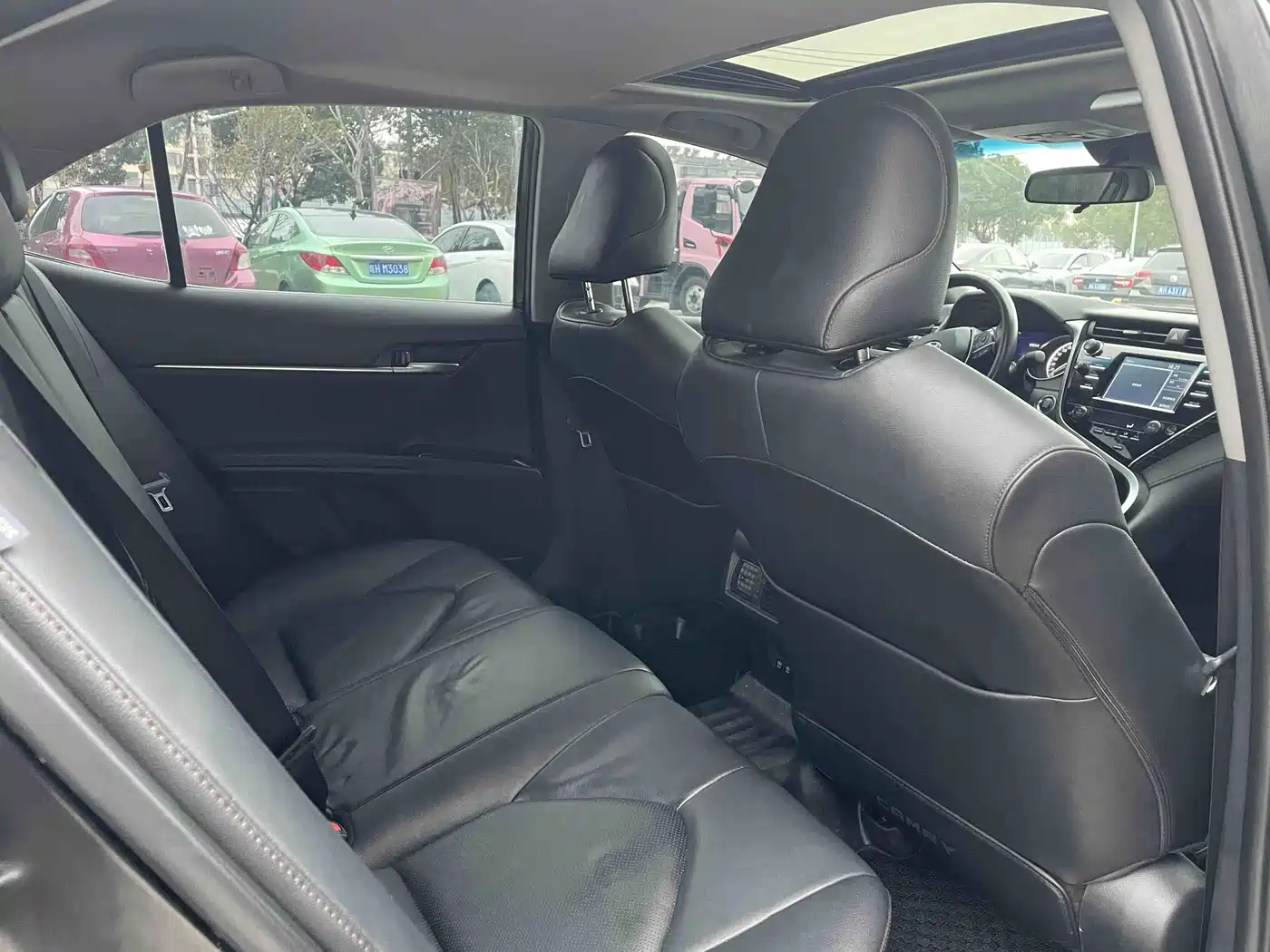 Toyota Camry 2018 2.0G Luxury Edition фото 8
