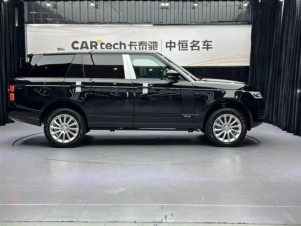 Land Rover Range Rover 2020 3.0 L6 Heritage Extended Edition фото 4