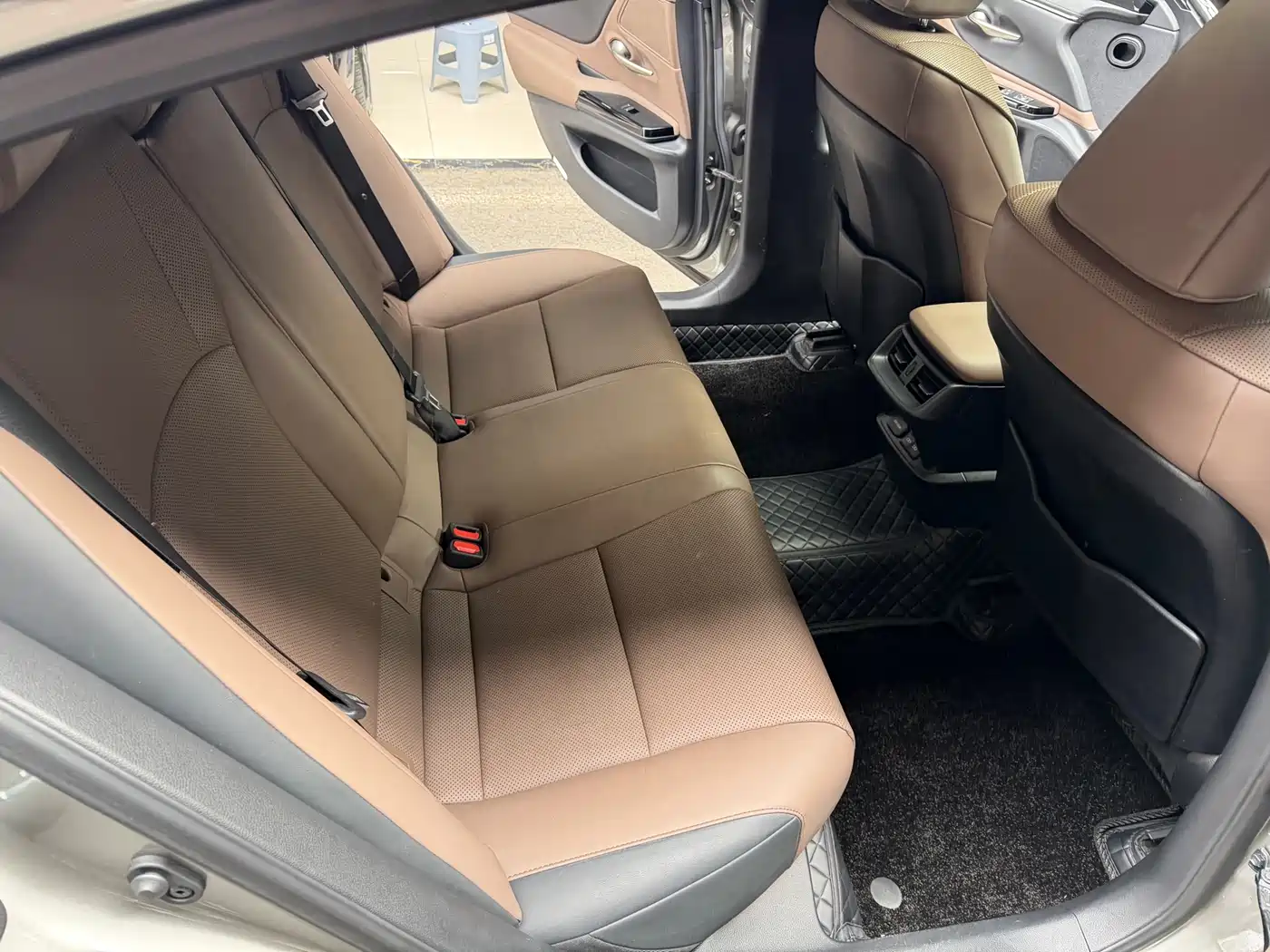 Lexus ES 2021 200 Excellence Edition фото 20