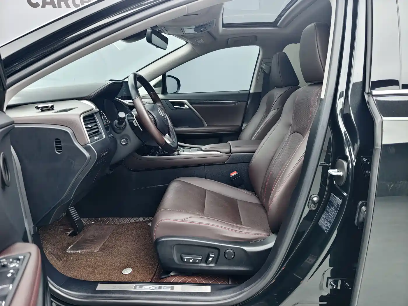 Lexus RX 2020 Facelift 300 2WD Comfort Edition фото 6