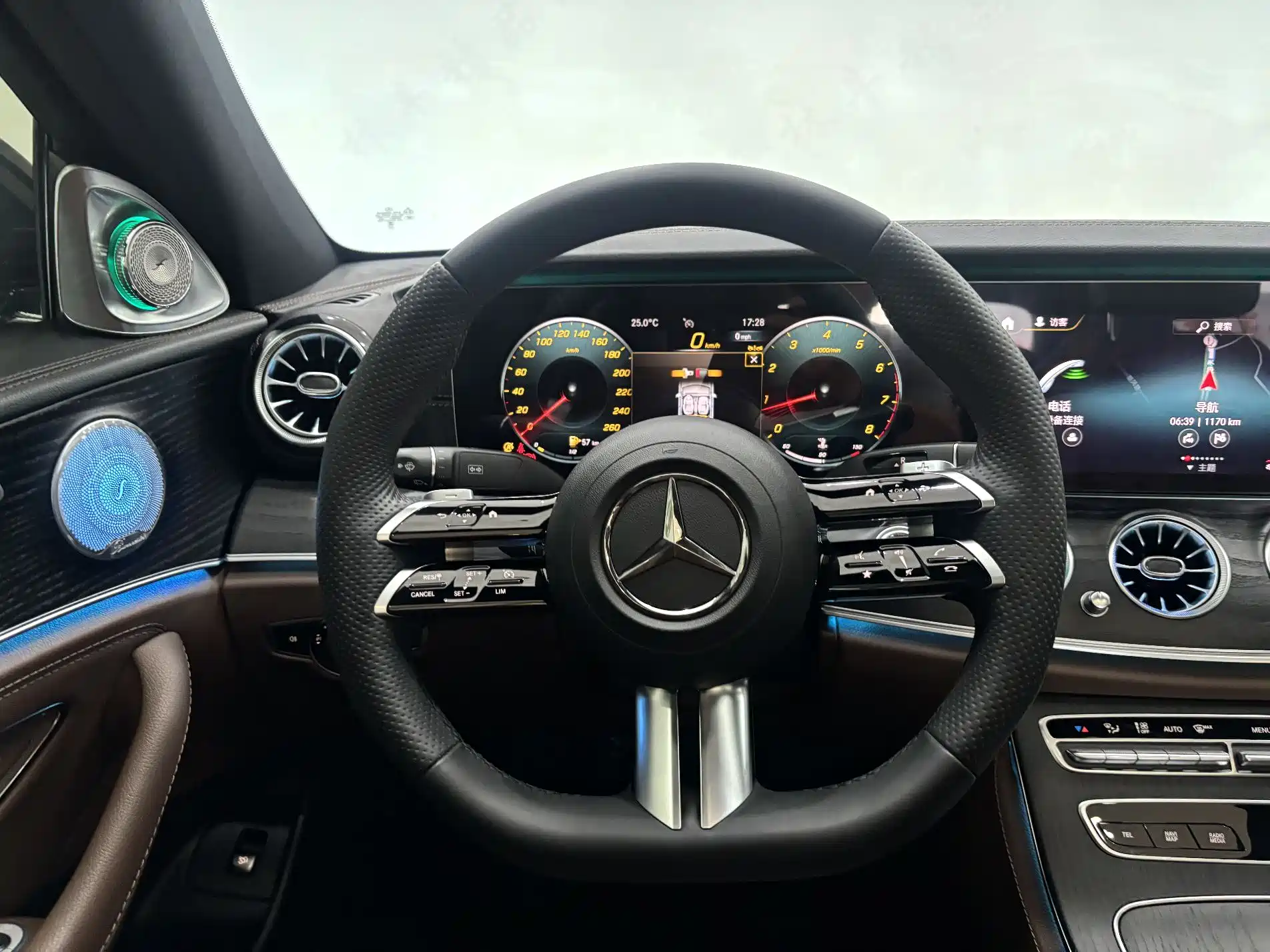 صورة 15 - Mercedes-Benz E-Class