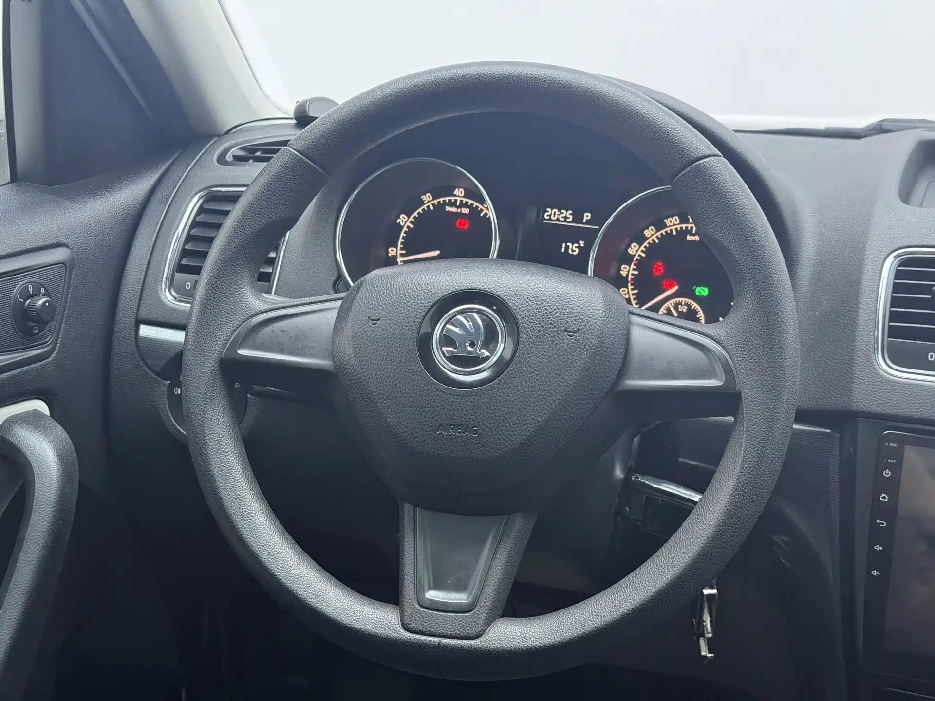 Фото 8 - Škoda Yeti