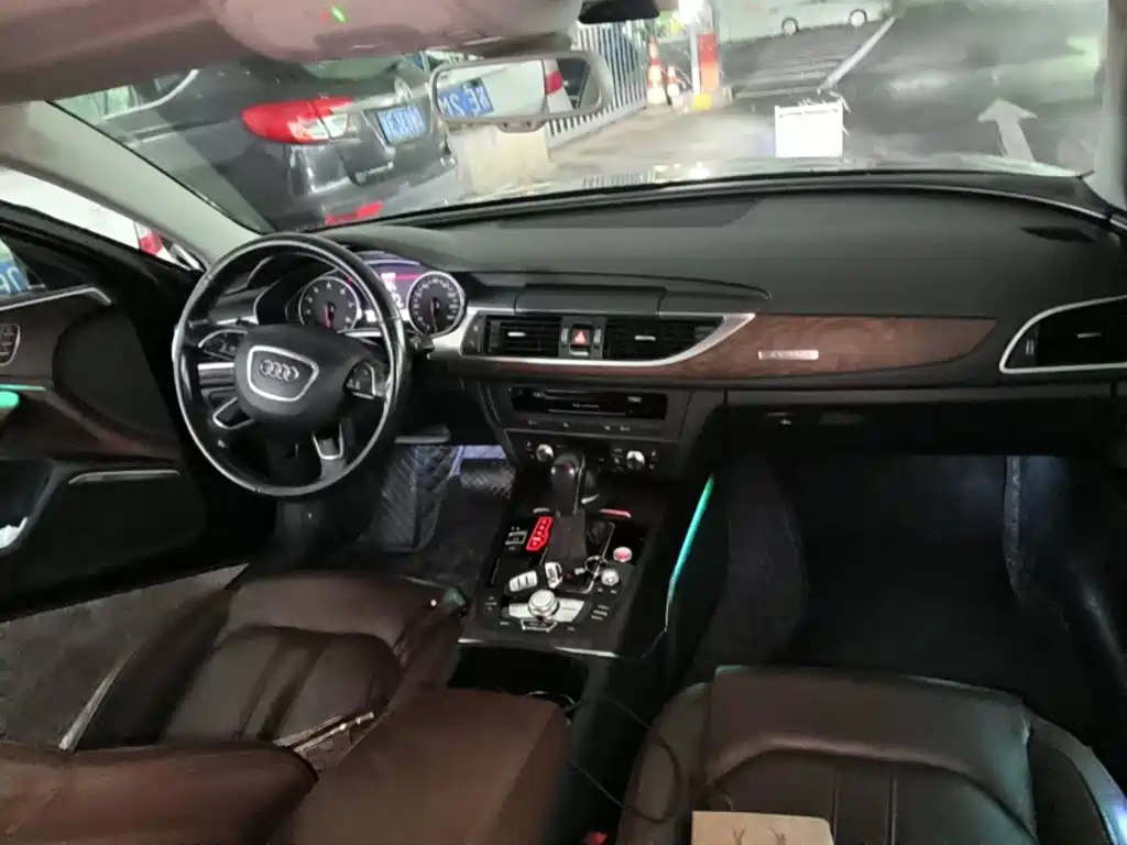 Фото 10 - Audi A6L