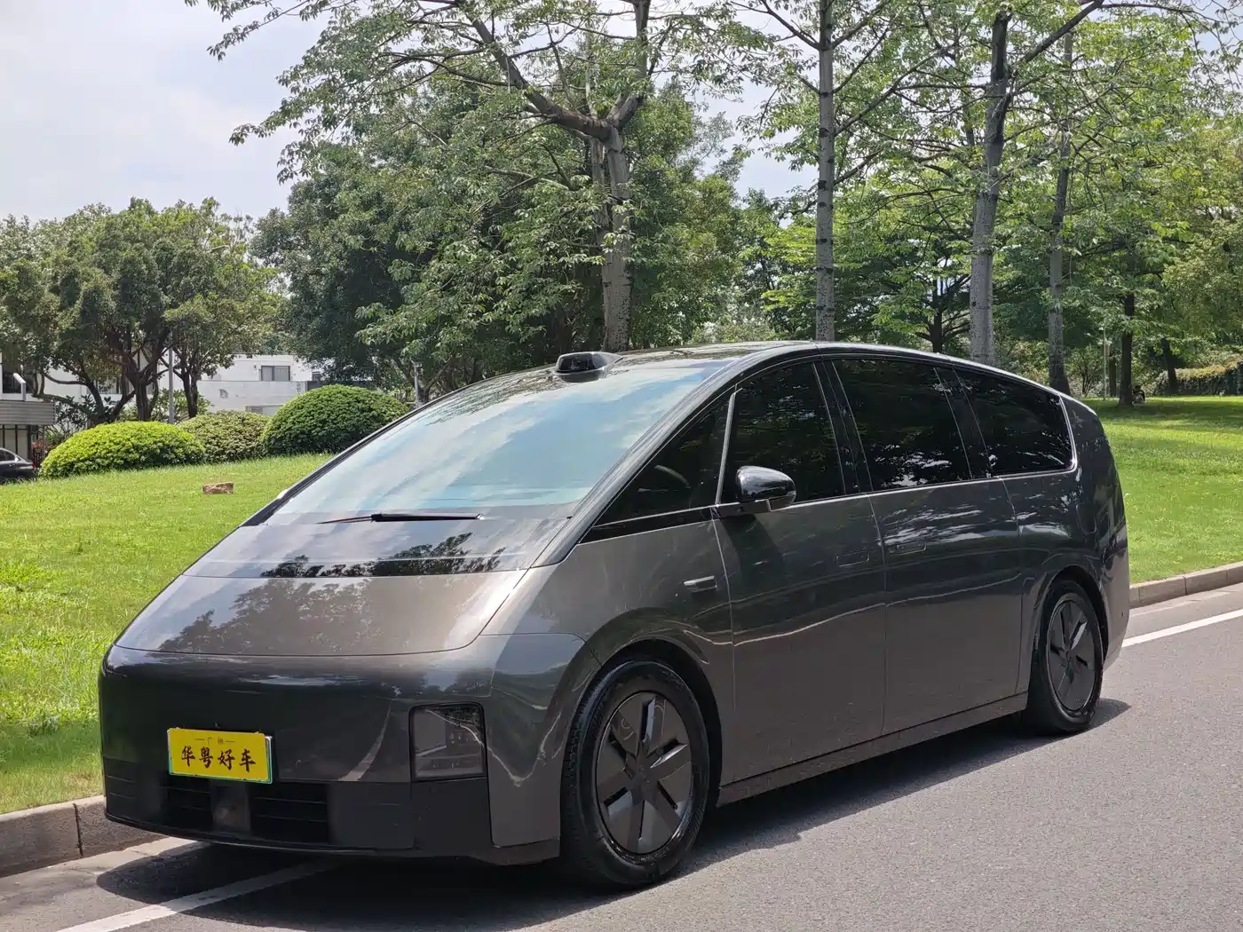 Li Auto MEGA 2024