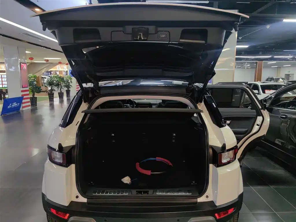 Land Rover Range Rover Evoque 2017 2.0T SE Smart Shine Edition фото 15