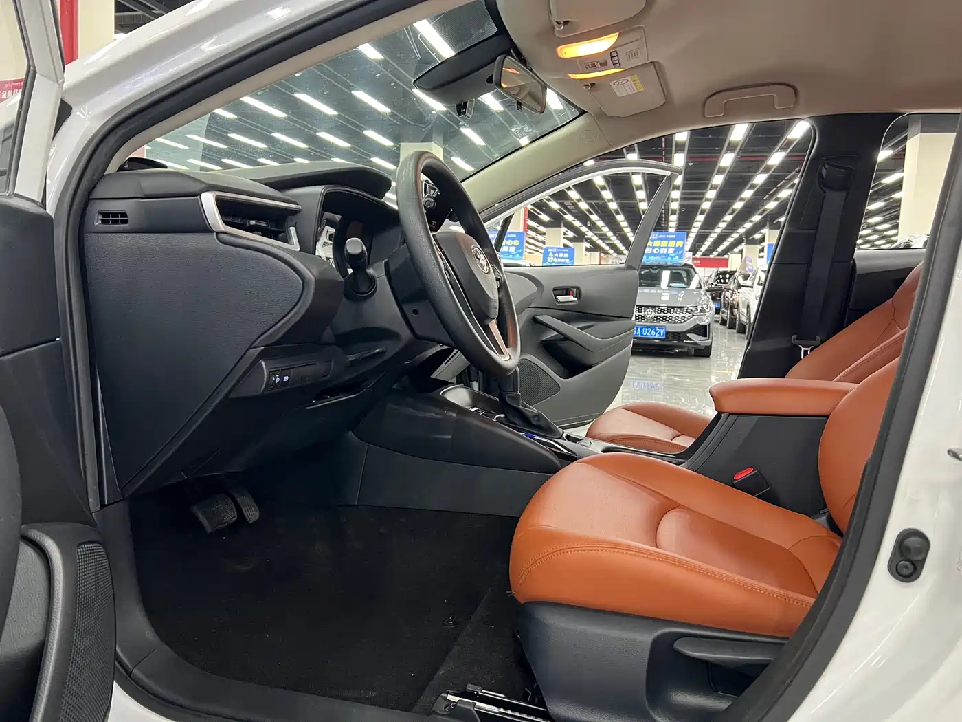 Toyota Corolla 2019 1.2T S-CVT GL Pioneer Edition фото 5