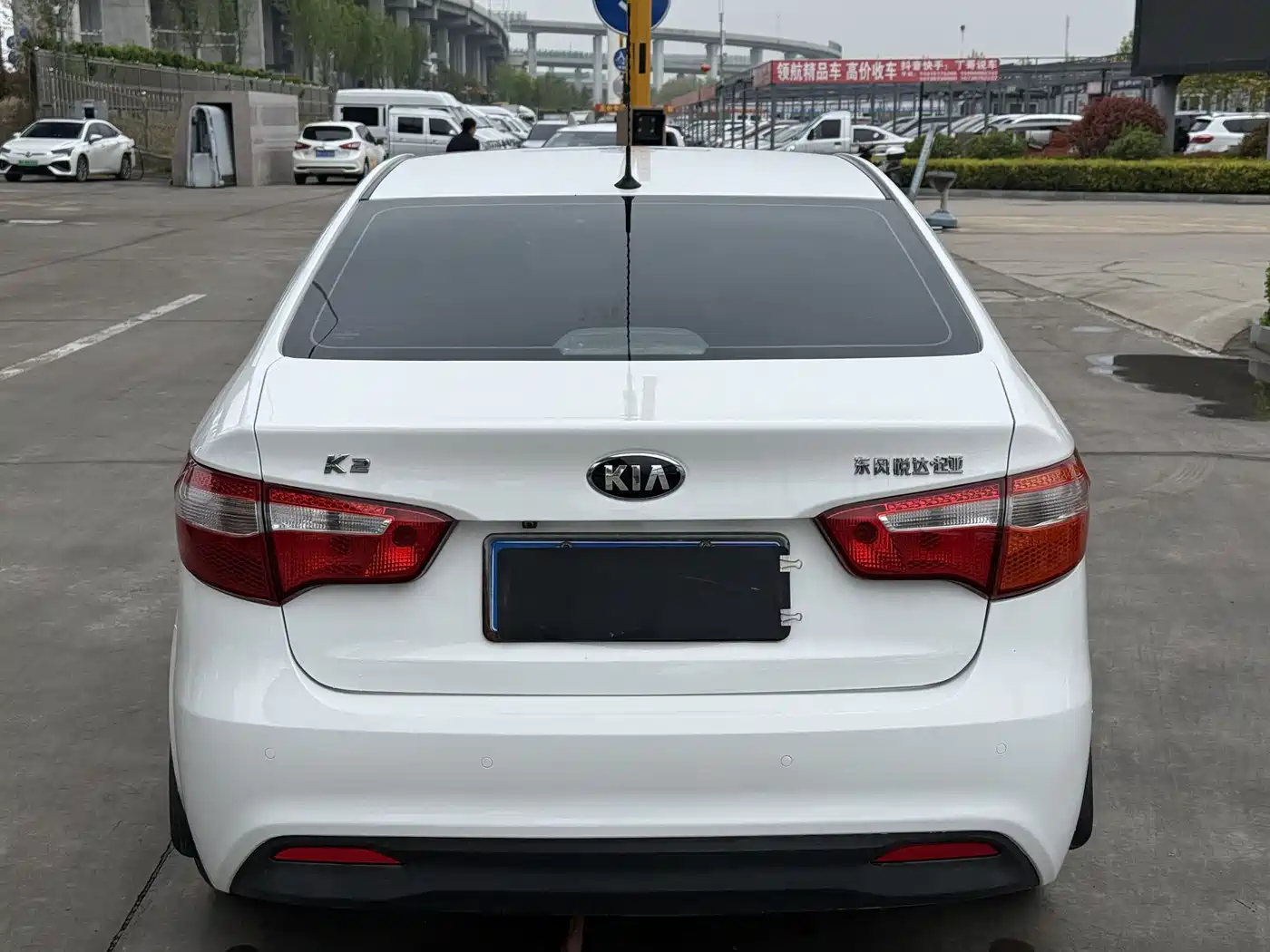 Kia K2 2012 Sedan 1.4L AT GLS Commemorative Edition фото 2
