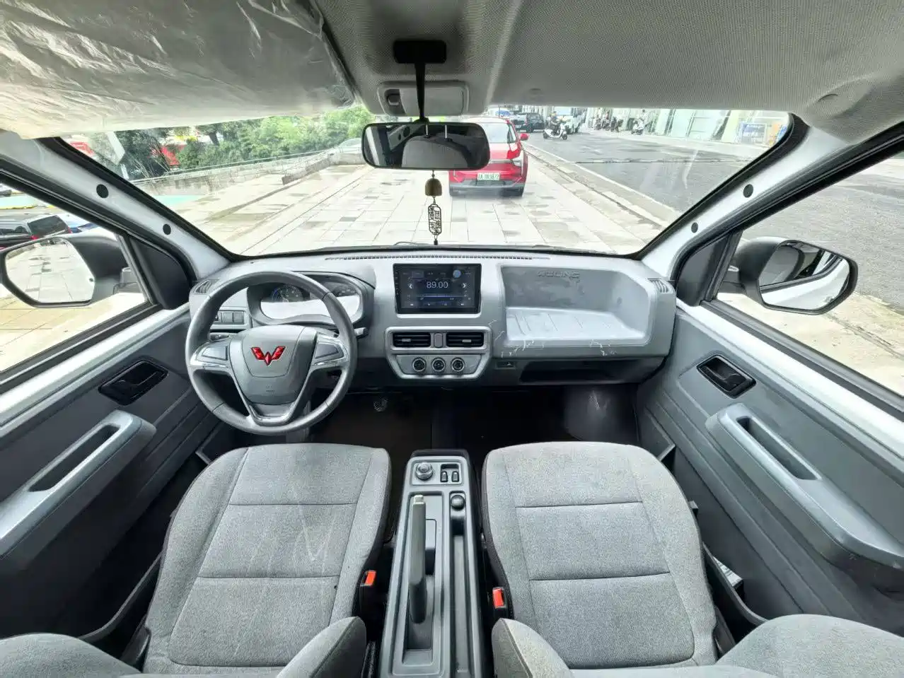 Wuling Motors Wuling Yangguang 2024 2024 300KM Comfort Bus Version 75kW