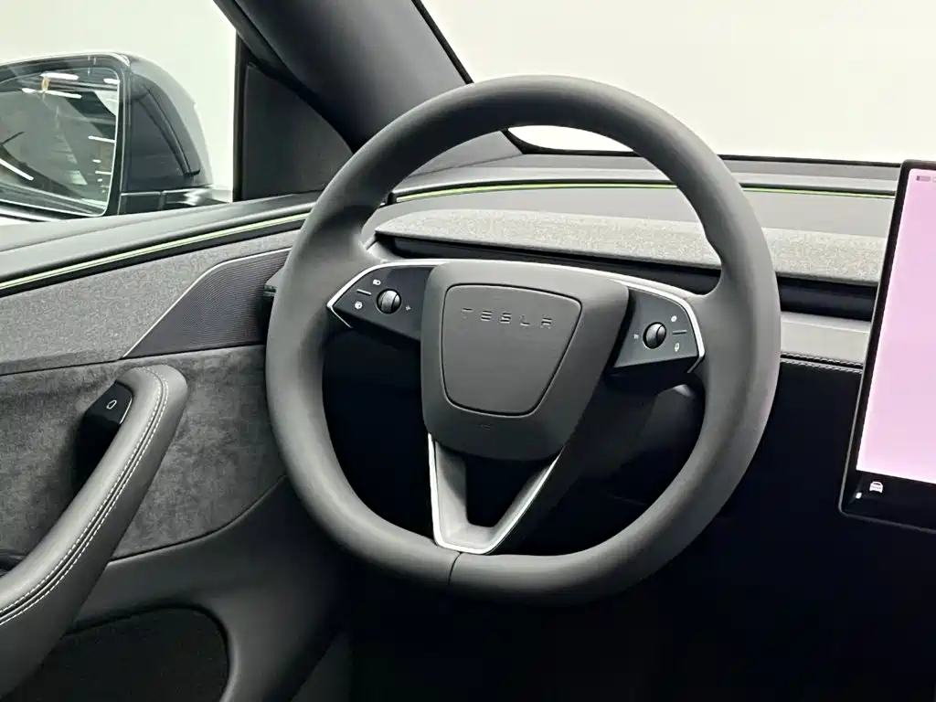 Tesla Model Y L 2026 2025 Facelift Long Range AWD
