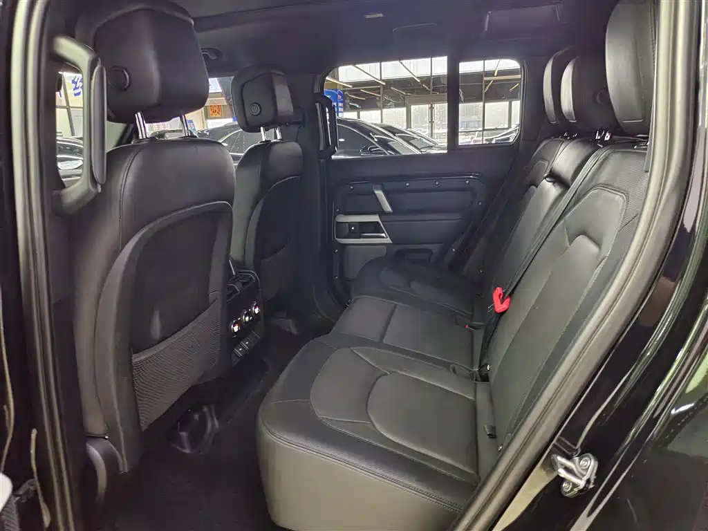 Land Rover Defender 2024 110 3.0T P400 X-DYNAMIC HSE фото 11