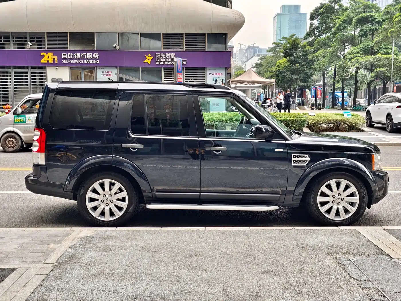 Land Rover Discovery 2012 3.0 SDV6 HSE Diesel фото 9