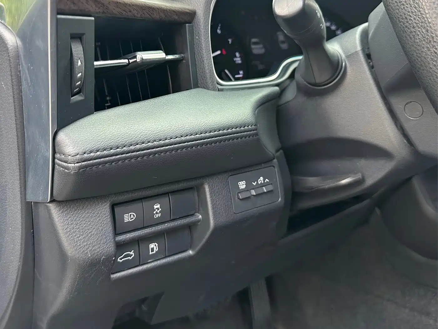 Toyota Avalon 2022 2.0L Progressive Edition фото 14