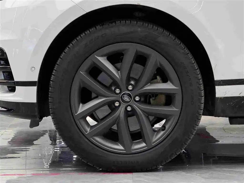 صورة 4 - Land Rover Range Rover Velar