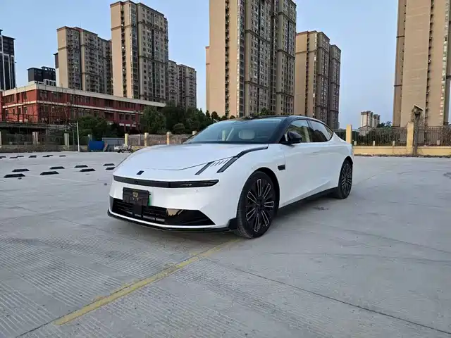  Lynk & Co Lynk & Co 10 EM-P 2025 Facelift 240 AWD Ultra Sport Edition