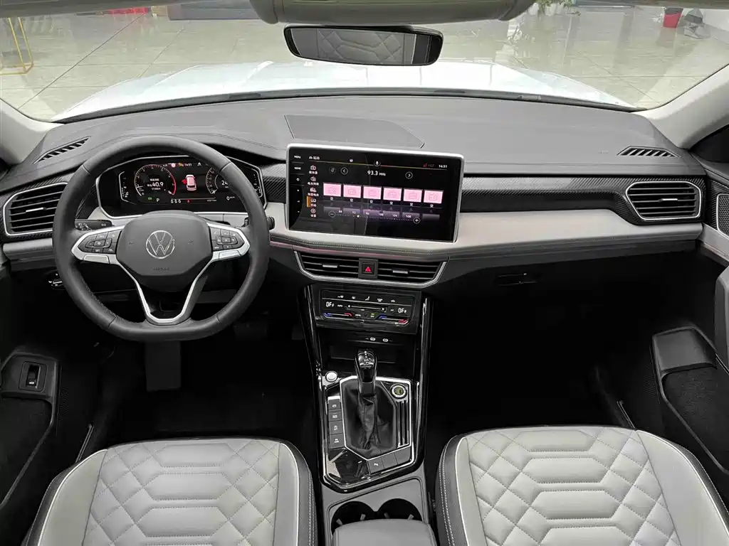 Volkswagen Tayron 2023 280TSI 2WD Luxury Plus Advanced Edition фото 2