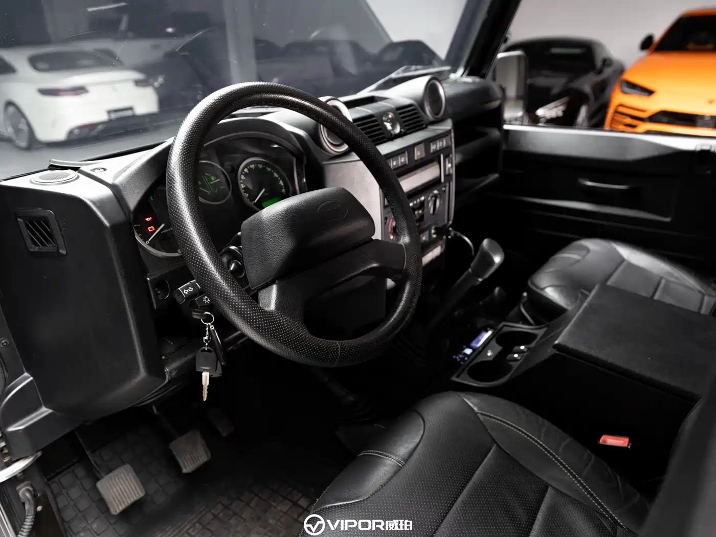 Land Rover Defender фото 6