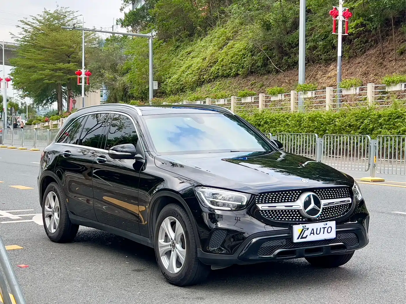 Mercedes-Benz GLC 2020 Facelift GLC 260 L 4MATIC Dynamic фото 3