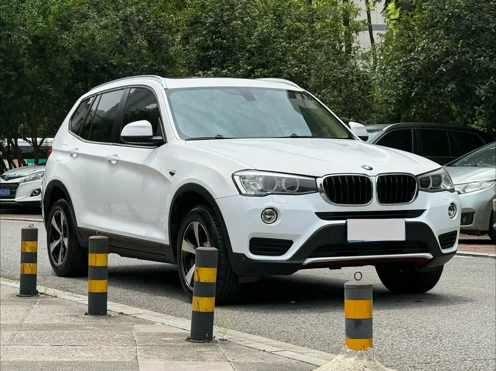 Photo 3 - BMW X3 (Import)