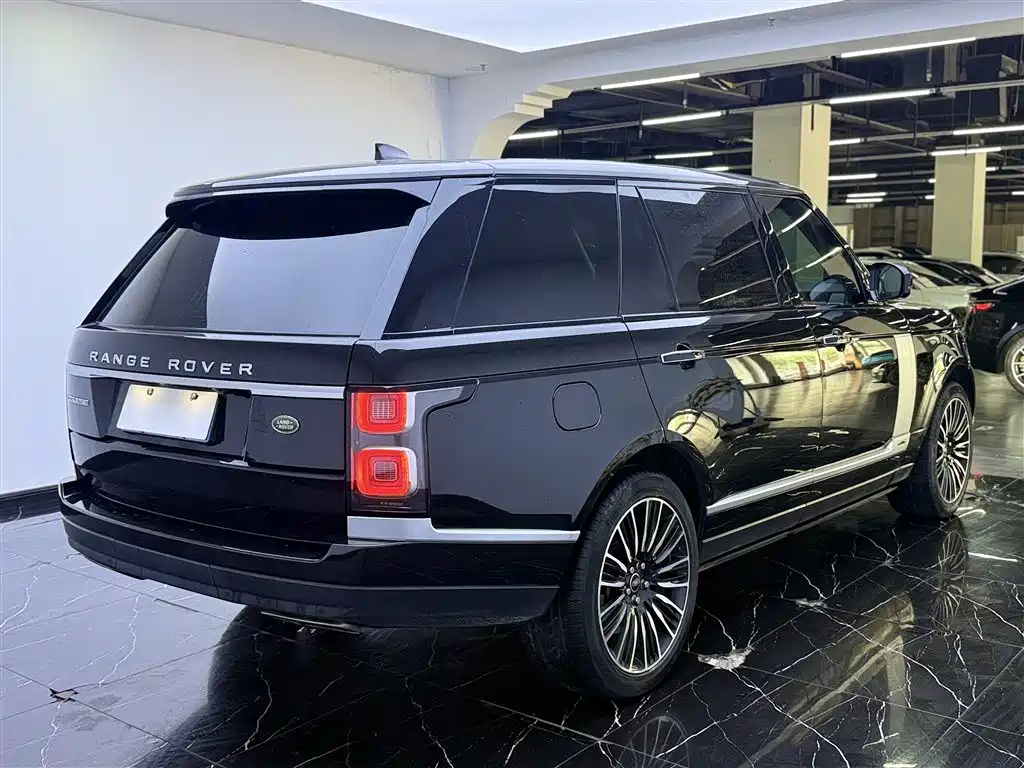 Land Rover Range Rover 2018 3.0 SC V6 Vogue Heritage Extended Edition фото 20