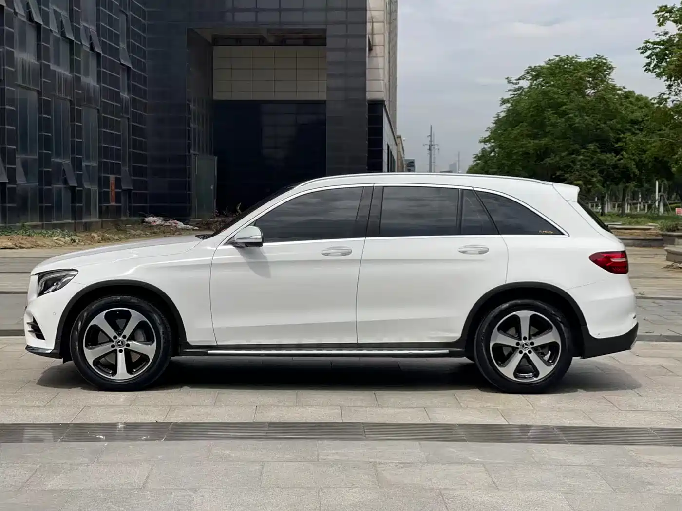 Mercedes-Benz GLC 2019 GLC 260 L 4MATIC Luxury фото 7