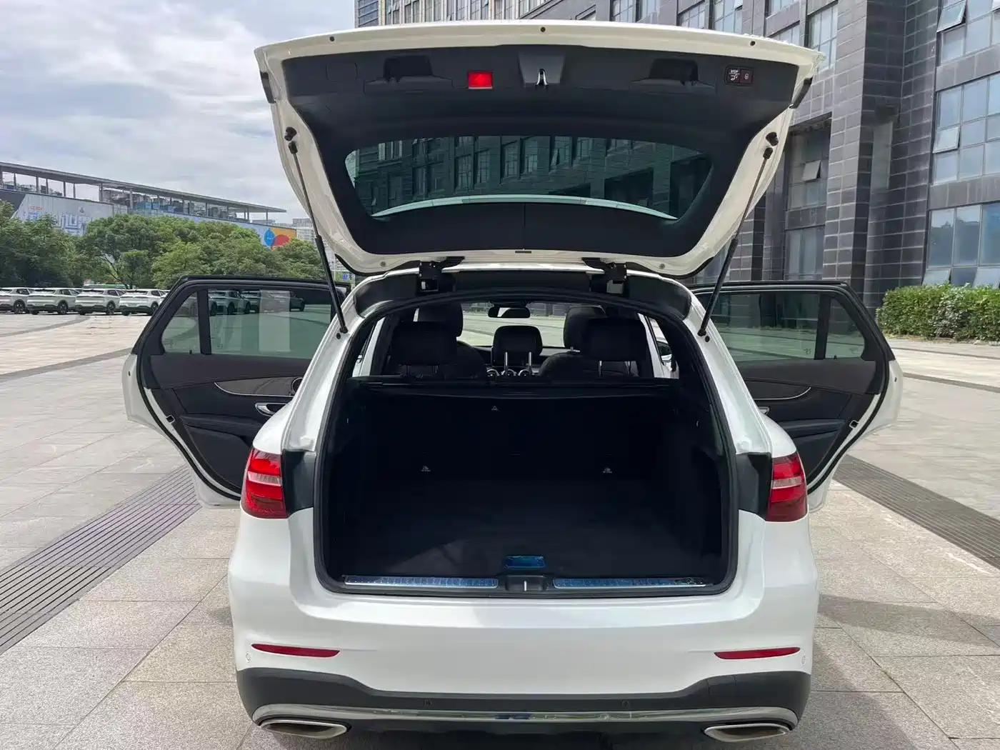 Mercedes-Benz GLC 2019 GLC 260 L 4MATIC Luxury фото 14